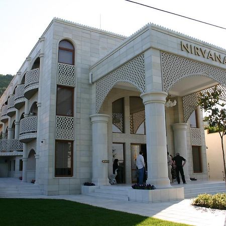 Familly Art Hotel Nirvana شومن المظهر الخارجي الصورة